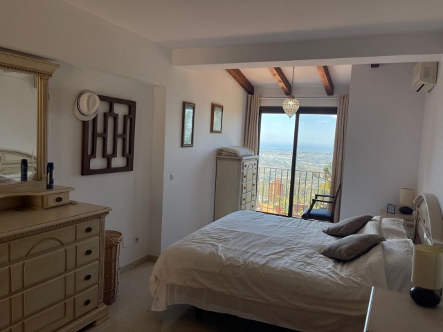 3 Bedrooms Villa in Mijas