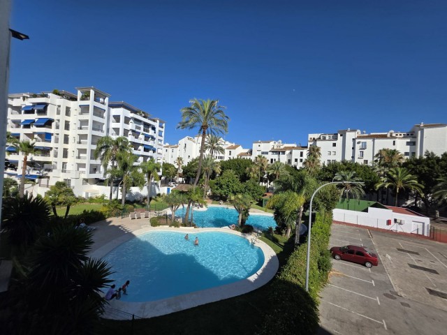 3 Bedrooms Apartment in Puerto Banús