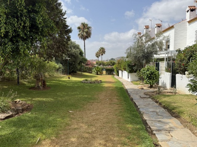 2 Slaapkamer Rijtjeshuis in Casares Playa