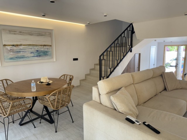 2 Slaapkamer Rijtjeshuis in Casares Playa