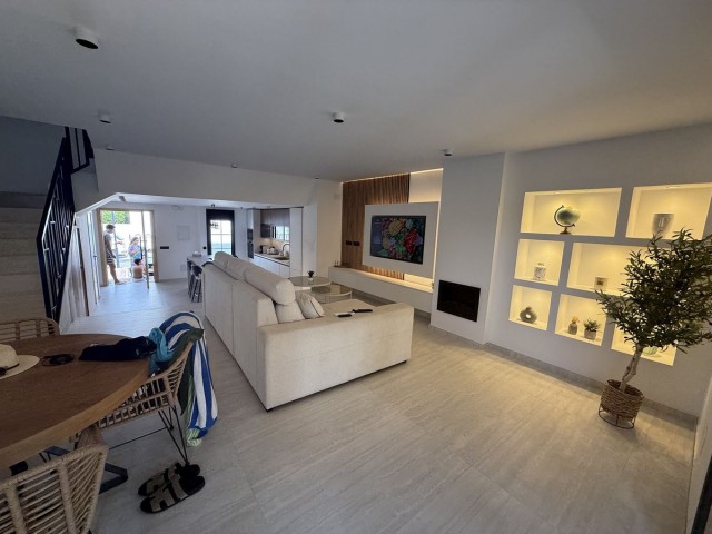 2 Slaapkamer Rijtjeshuis in Casares Playa