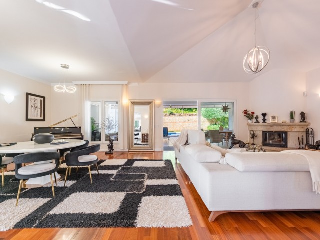 6 Bedrooms Villa in Sierrezuela