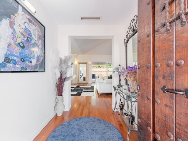 6 Bedrooms Villa in Sierrezuela