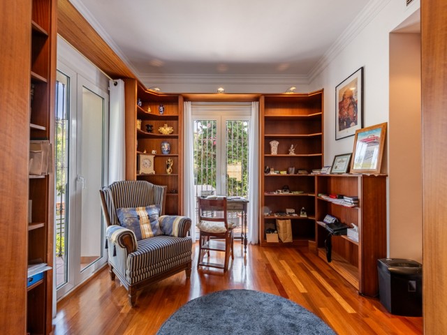 6 Bedrooms Villa in Sierrezuela