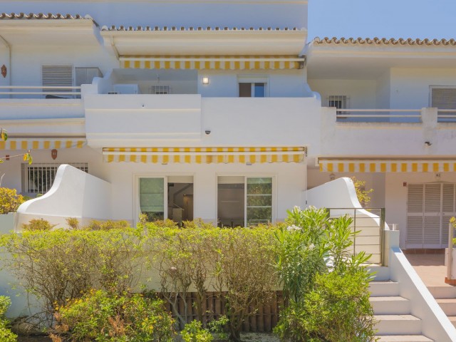 Villa con 4 Dormitorios  en Artola