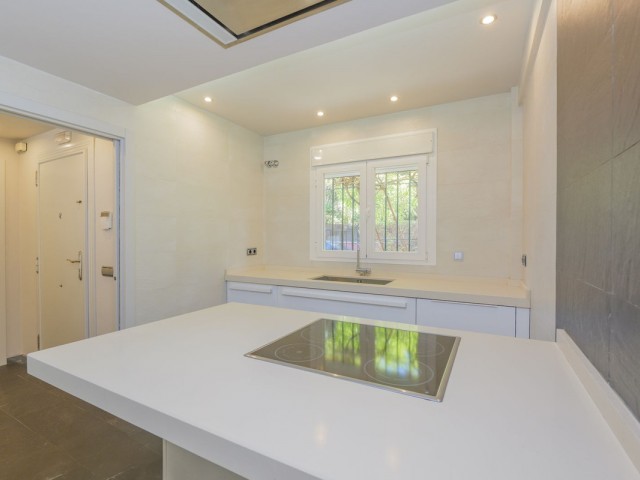 Villa con 4 Dormitorios  en Artola