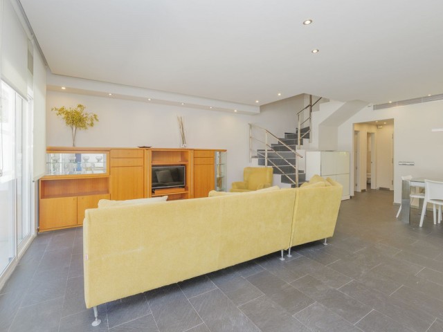 Villa con 4 Dormitorios  en Artola