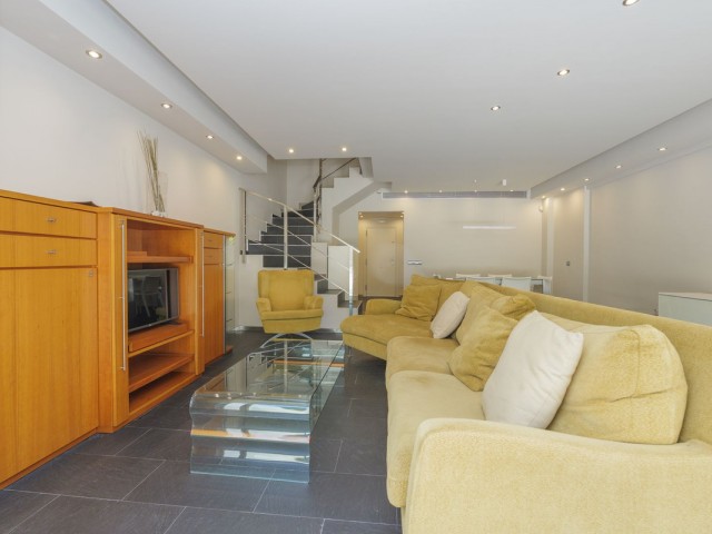 Villa con 4 Dormitorios  en Artola