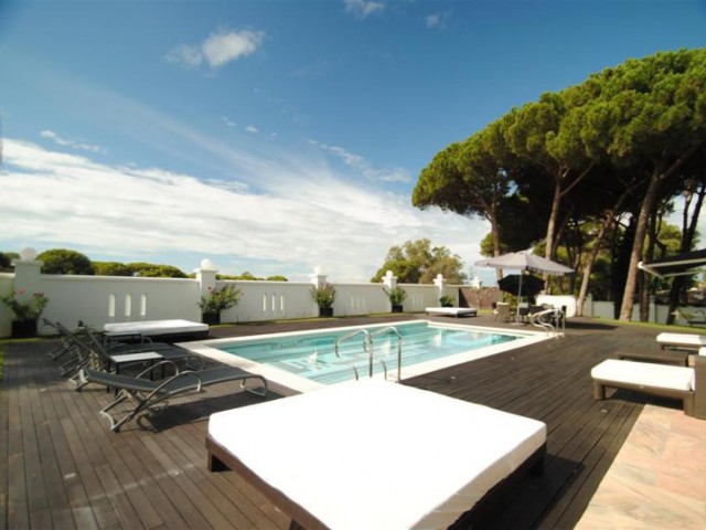 8 Sovrums Villa i Cabopino