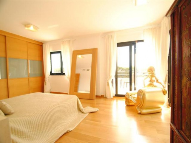 8 Sovrums Villa i Cabopino