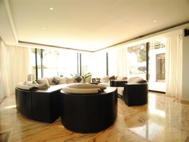 8 Sovrums Villa i Cabopino