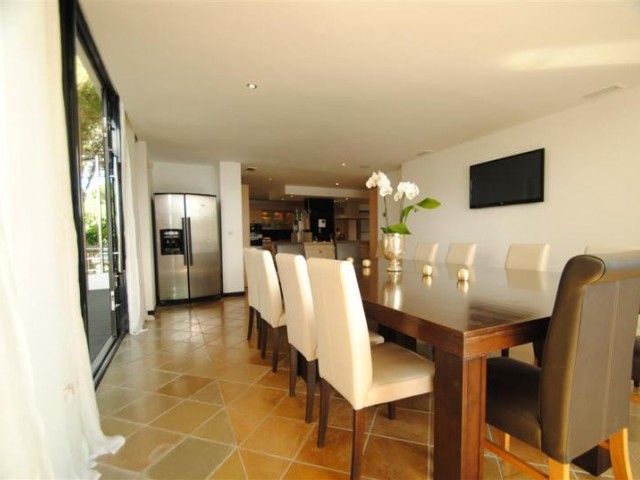 8 Sovrums Villa i Cabopino