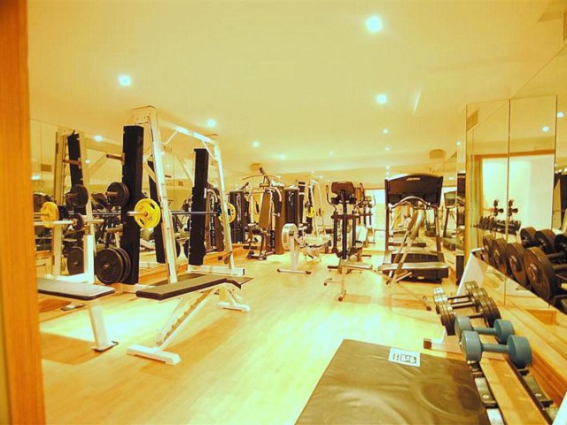 8 Makuuhuoneen Huvila Cabopino