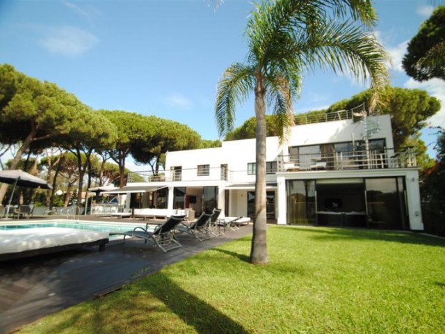 Villa avec 8 Chambres  à Cabopino