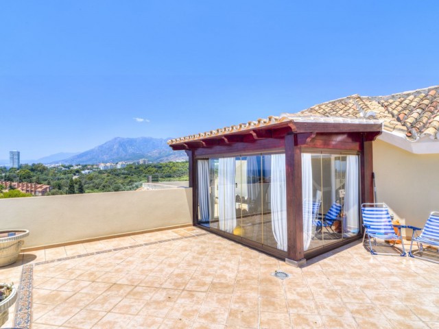 Apartamento con 3 Dormitorios  en Bahía de Marbella