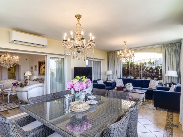 Apartamento con 3 Dormitorios  en Bahía de Marbella