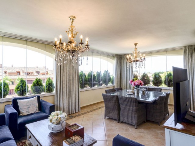 Appartement avec 3 Chambres  à Bahía de Marbella