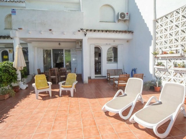 Townhouse, La Duquesa, R5111626