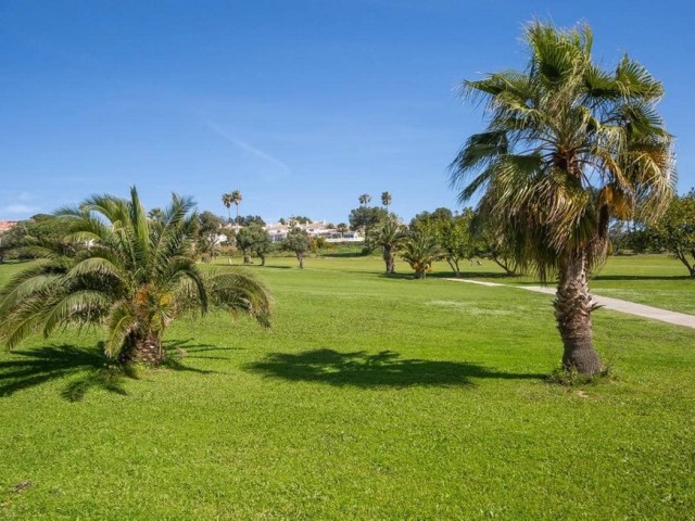 Townhouse, La Duquesa, R5111626