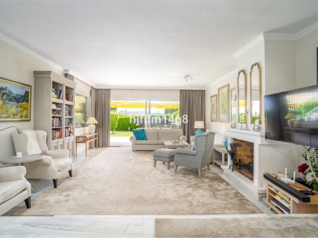 3 Bedrooms Townhouse in Nueva Andalucía