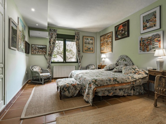 5 Bedrooms Villa in Sotogrande