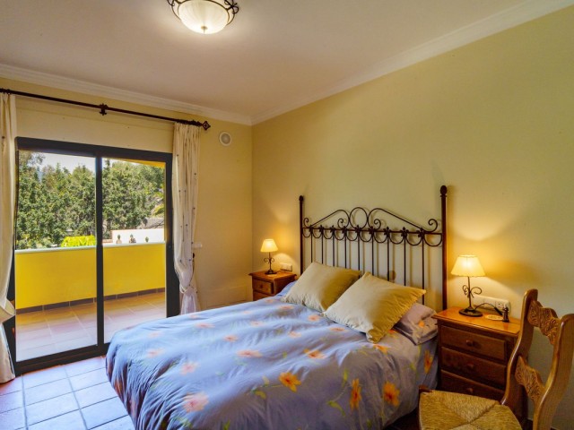 5 Bedrooms Villa in Benahavís