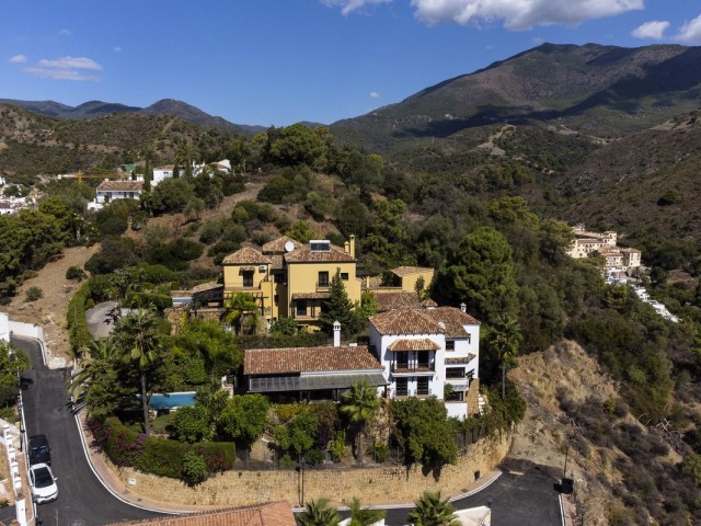 Villa con 4 Dormitorios  en Benahavís