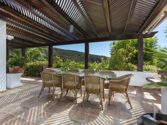 Villa con 4 Dormitorios  en Benahavís