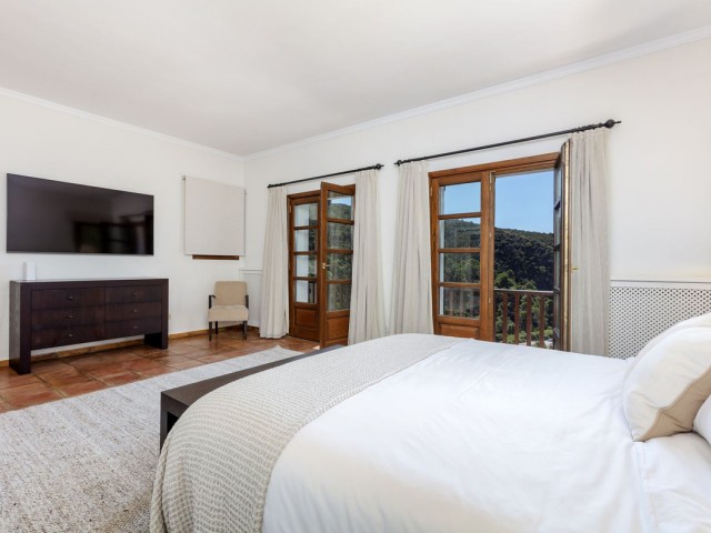 Villa con 4 Dormitorios  en Benahavís