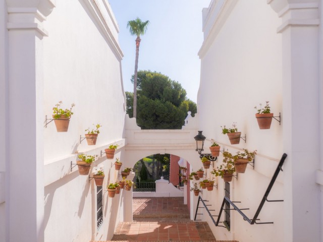 2 Bedrooms Townhouse in Nueva Andalucía