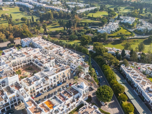 2 Bedrooms Townhouse in Nueva Andalucía