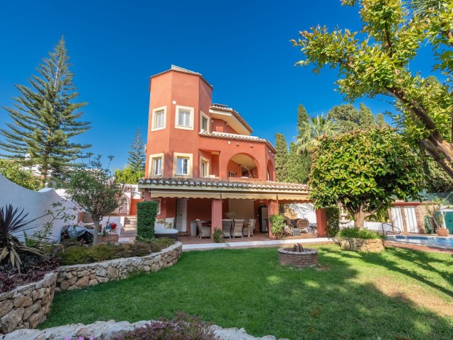 4 Bedrooms Villa in Mijas