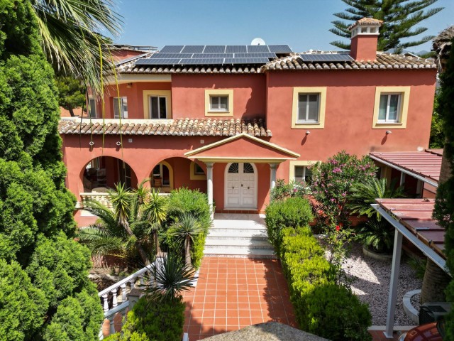 4 Bedrooms Villa in Mijas