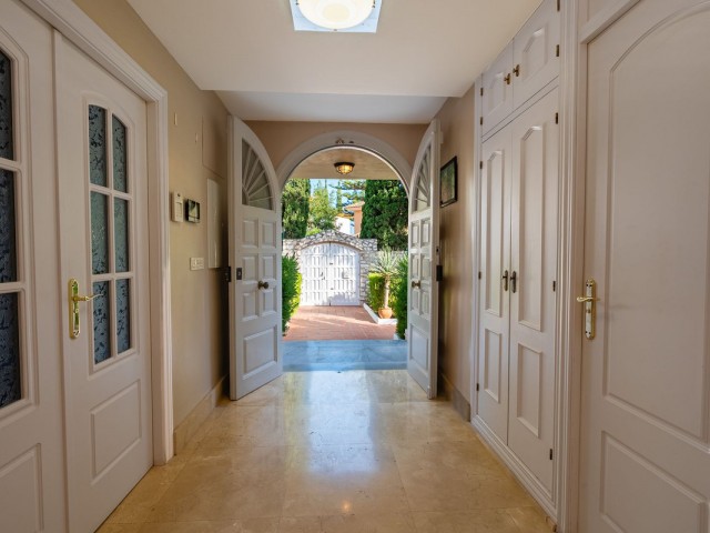 4 Bedrooms Villa in Mijas