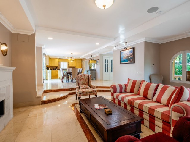4 Bedrooms Villa in Mijas