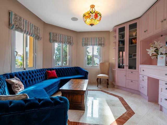 4 Bedrooms Villa in Mijas