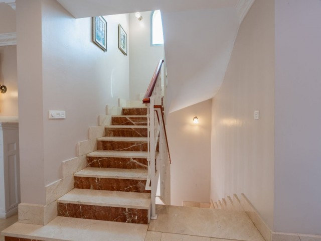 4 Bedrooms Villa in Mijas