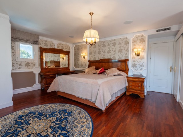 4 Bedrooms Villa in Mijas