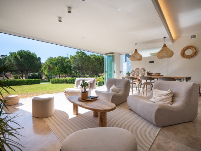 2 Bedrooms Townhouse in Marbella