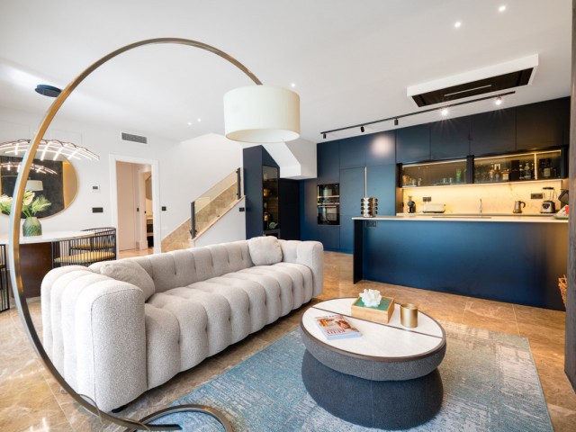 2 Bedrooms Townhouse in Marbella