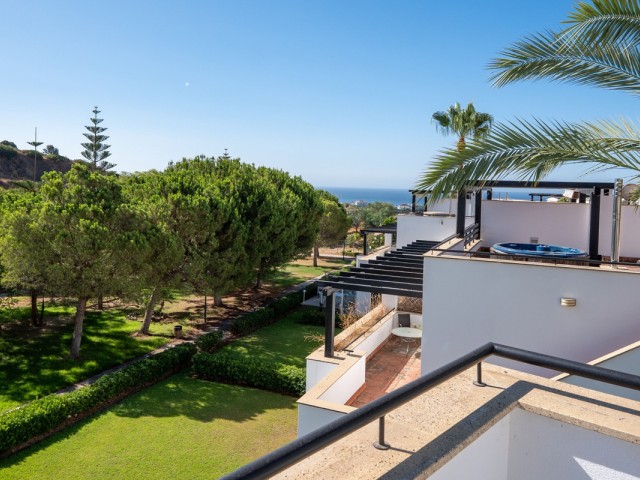 2 Bedrooms Townhouse in Marbella