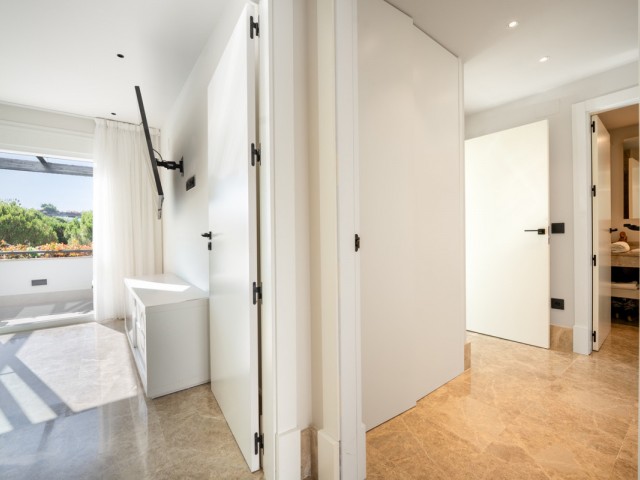 Adosado con 3 Dormitorios  en Marbella