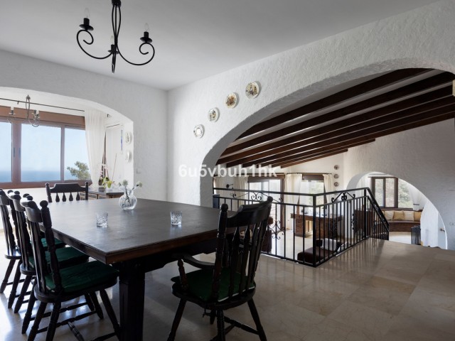 6 Bedrooms Villa in Torremuelle