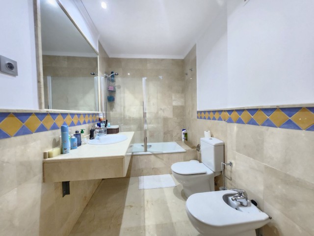 2 Bedrooms Apartment in Nueva Andalucía