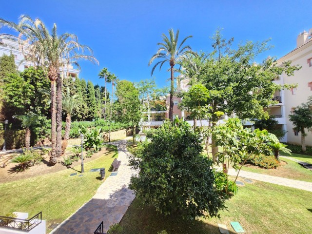 Apartment, Nueva Andalucia, R5117008