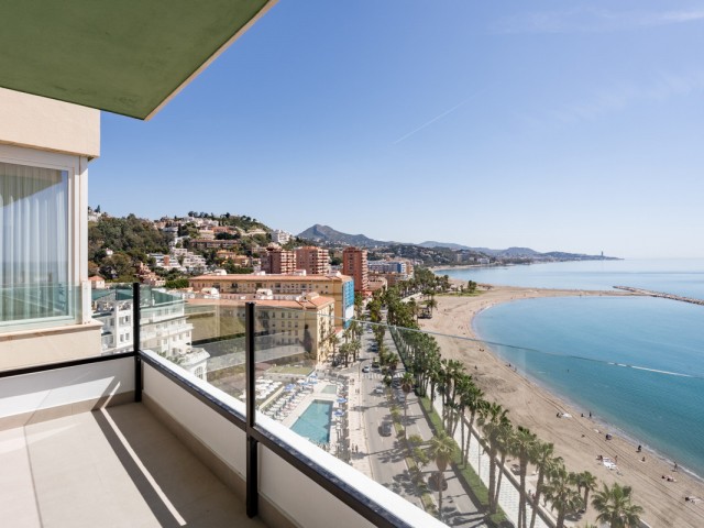 Apartamento con 3 Dormitorios  en Málaga Centro