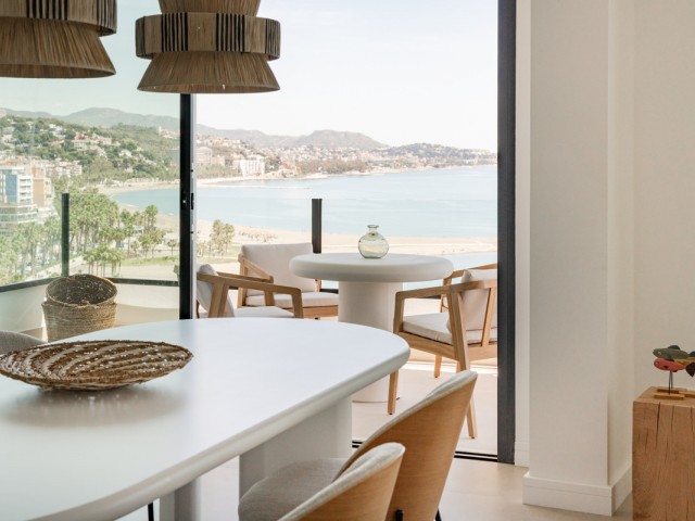 Apartamento con 3 Dormitorios  en Málaga Centro