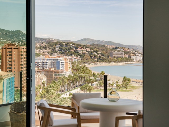 Apartamento con 3 Dormitorios  en Málaga Centro