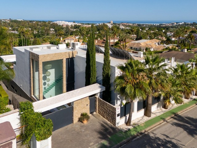 7 Bedrooms Villa in Marbella