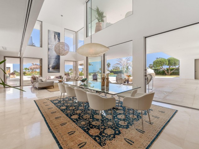 7 Bedrooms Villa in Marbella